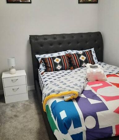 Carsonway Basement Suite เอดมันตัน ภายนอก รูปภาพ